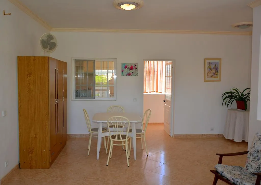 Villa Belinha - Guest House Quarteira