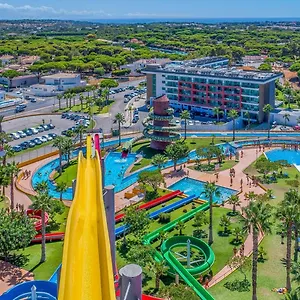 4* Hotel Aquashow Park